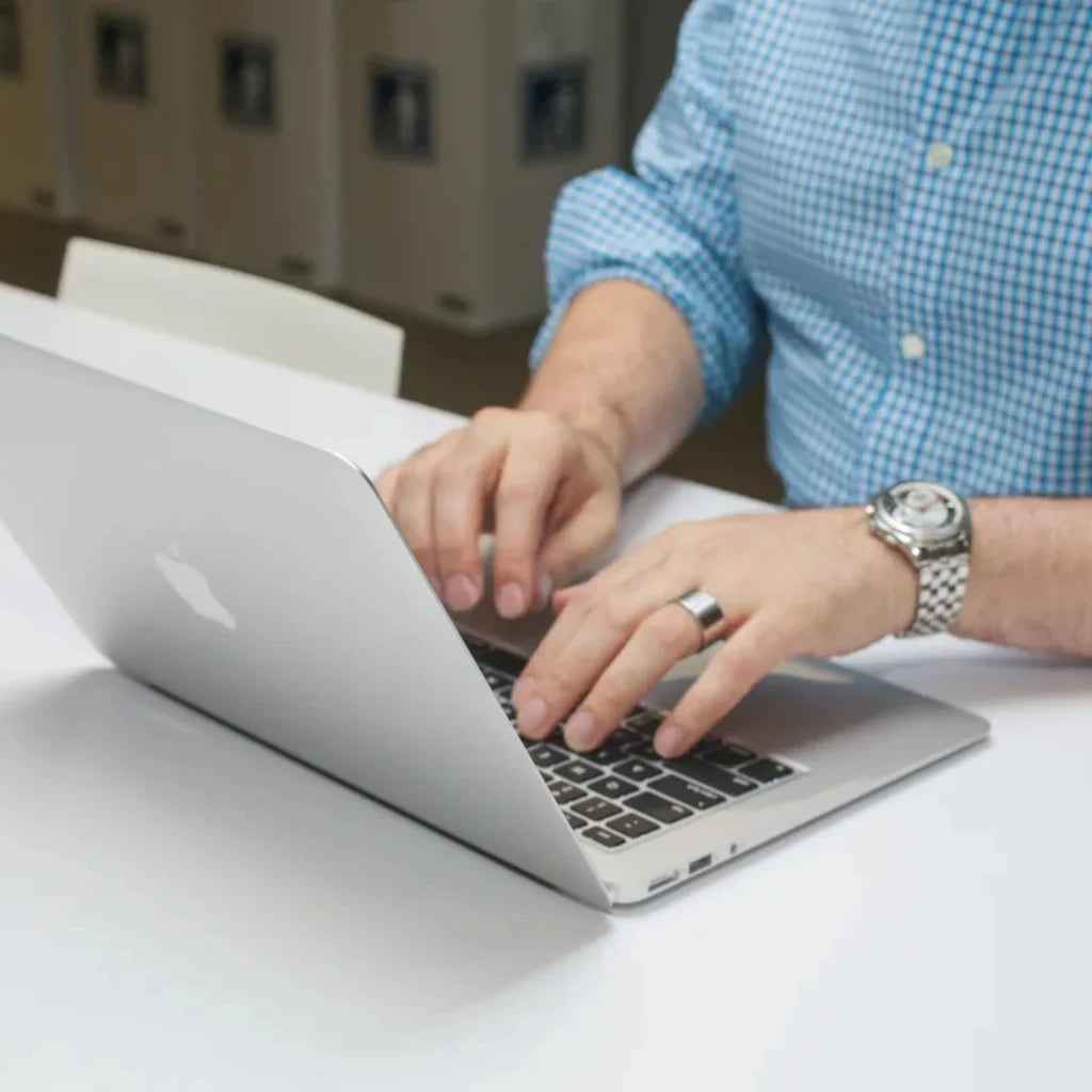 Apple M1 MacBook Air 2020 keyboard and large trackpad